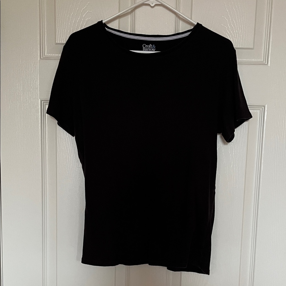 Croft and Barrow - "The Classic Tee" T-shirt - Medium Short Sleeves Black